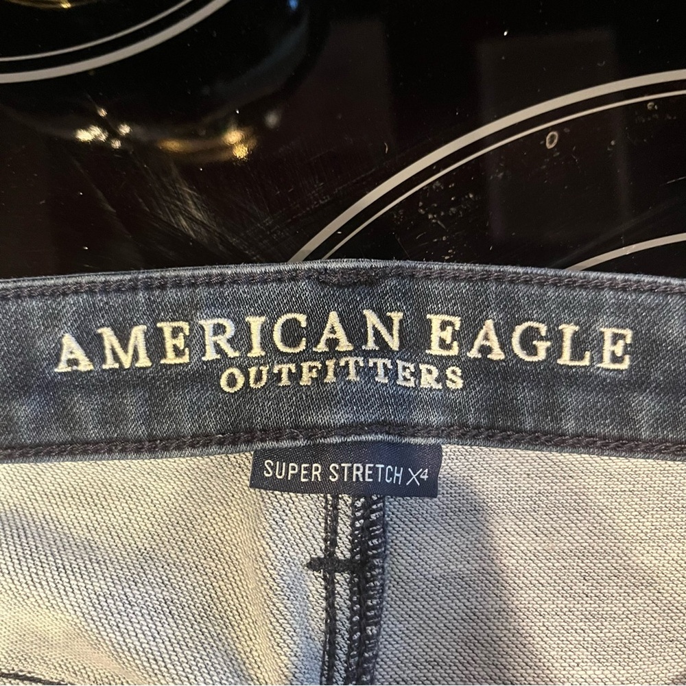 AMERICAN EAGLE | Dark Wash Super Hi-Rise Jeggings - Picture 9 of 11